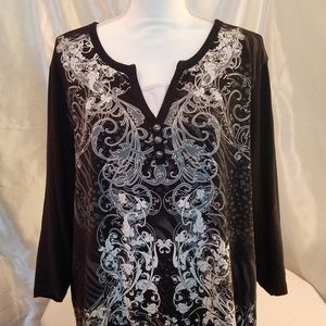 Essentials Black 3/4 Sleeve Top